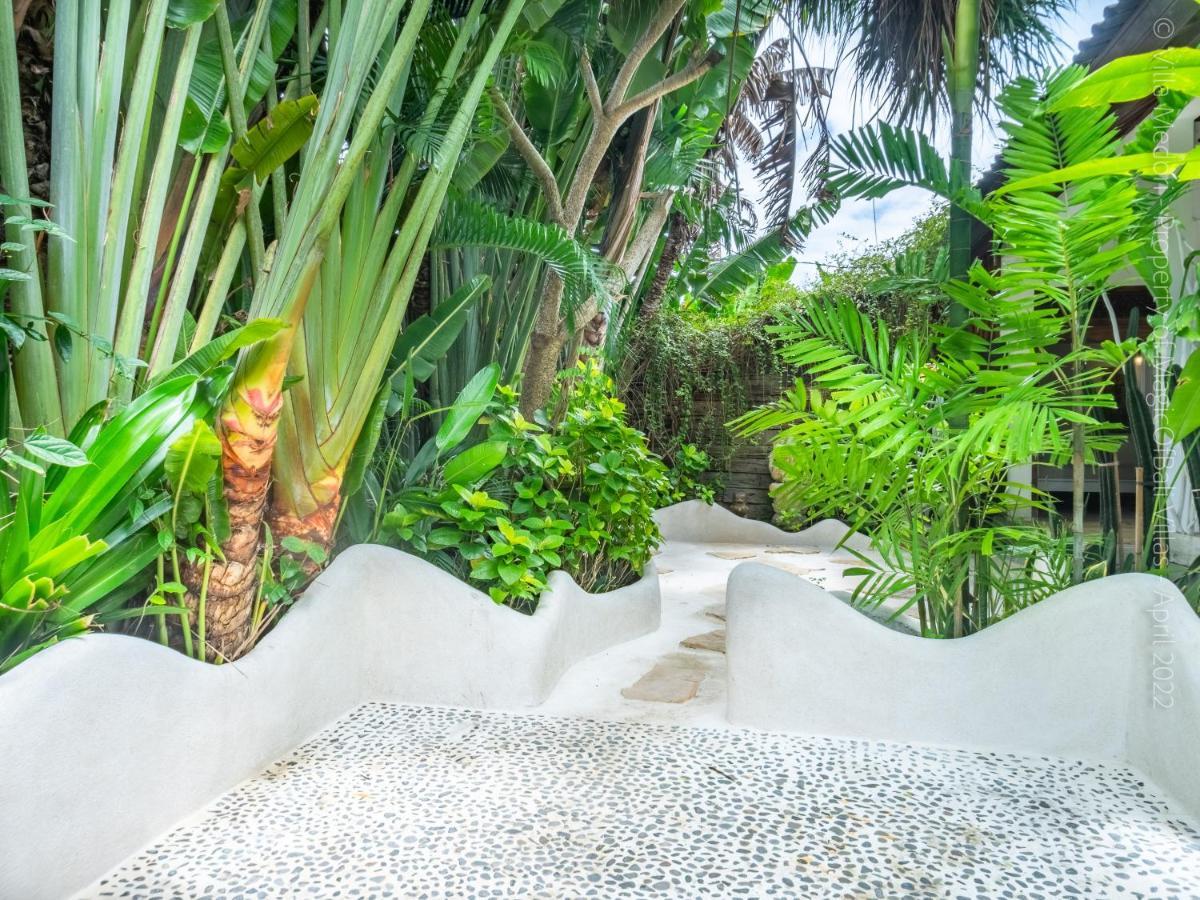 Villa Enjoy - Seminyak Center Exterior photo
