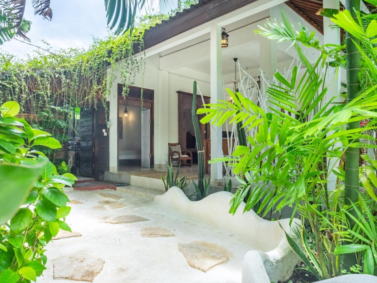 Villa Enjoy - Seminyak Center Exterior photo